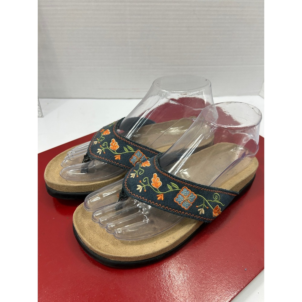 Minnetonka 5805 Sandals 6 Navy Leather Floral Embroidered Thong Boho